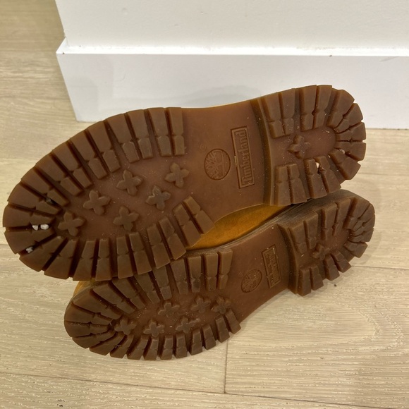 Timberland Wheat Nubuck Lace-Up Boots - Picture 8 of 9